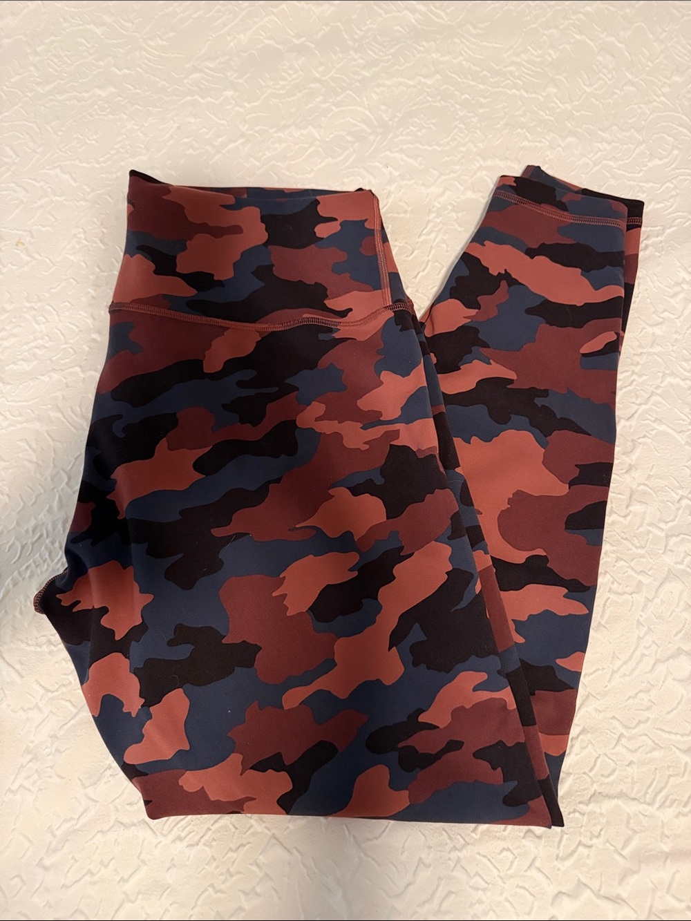 Lululemon High-Waist Camo Leggings in Rust, Navy, and Black Size 14